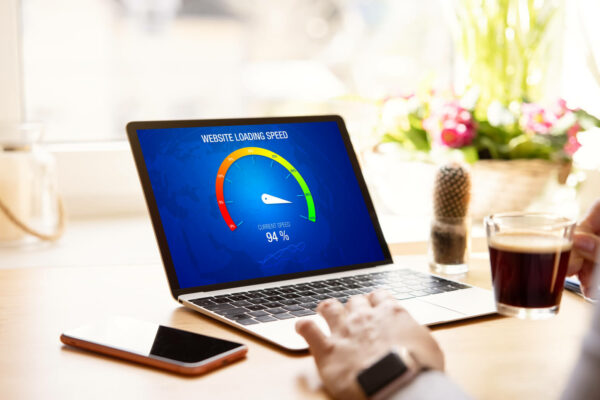 Verkkosivuston Nopeuden Maksimointi: Kattava Opas Käyttäjäkokemuksen Parantamiseen